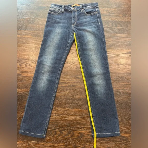 Like New Condition, Joes Jeans Cropped - Picture 4 of 6